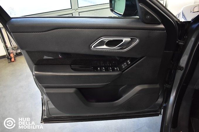 LAND ROVER Range Rover Velar 2.0D I4 240 CV R-Dynamic